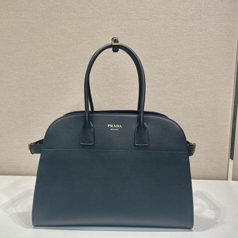 Pra*a tote bags